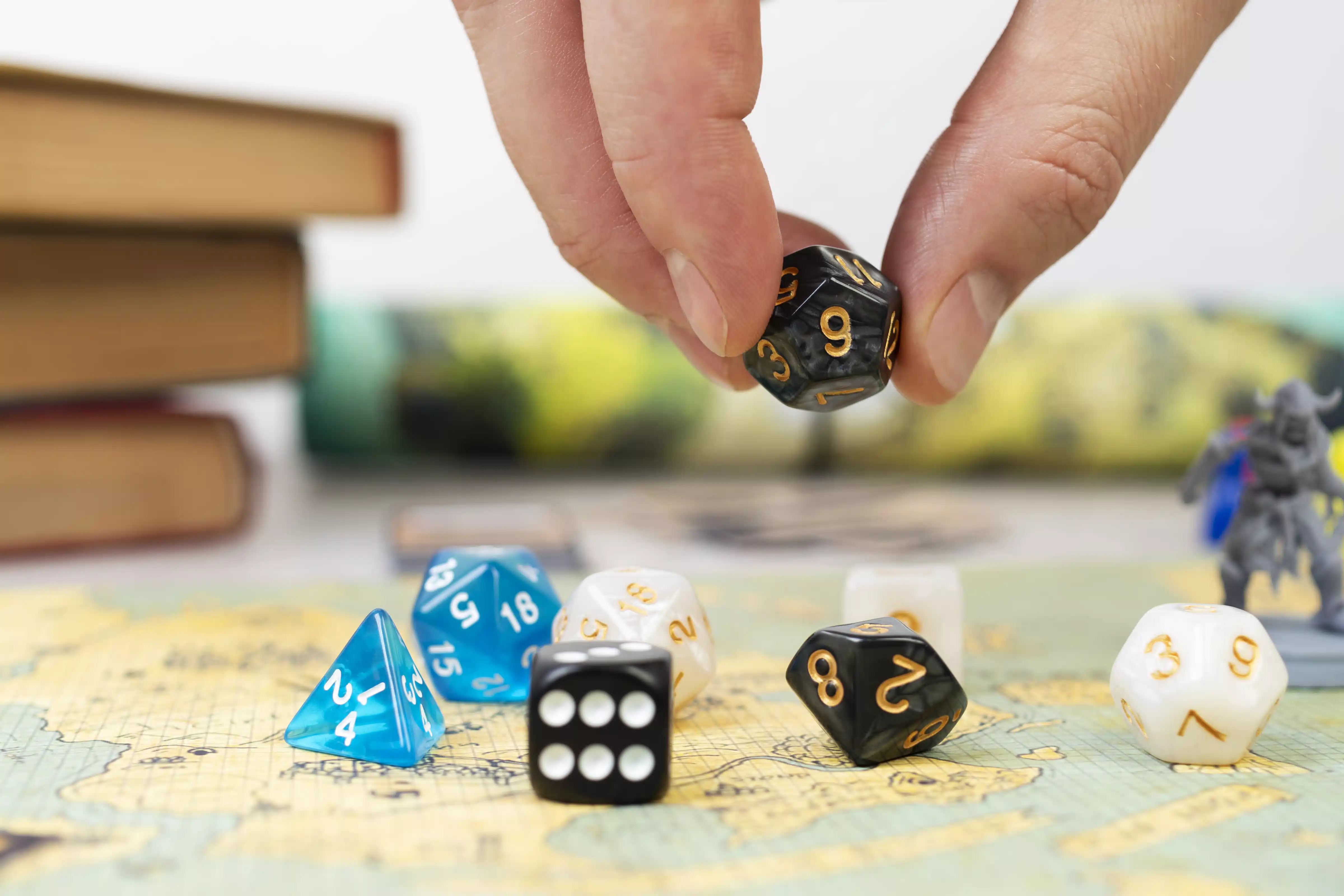 Izbliza kockica od društvene igre